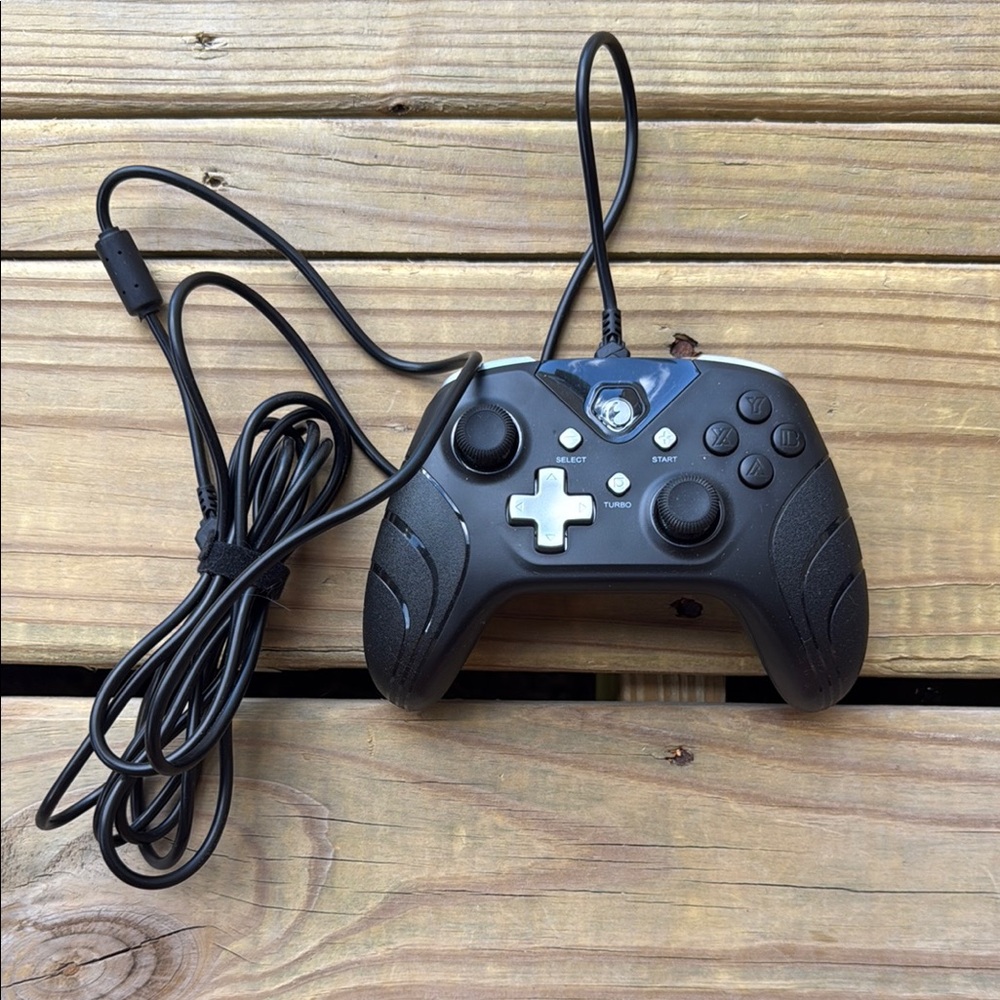 IFYOO IFYOO-X208 Wired Controller Black Silver Gray Video Game Gaming - Picture 2 of 7